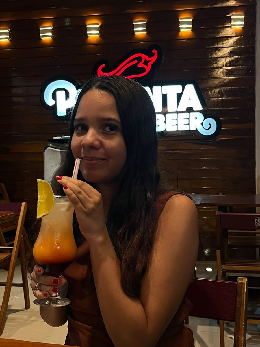 leardkitty's tweet photo. sério, a gente se passa https://t.co/iD8zP76Zf6
