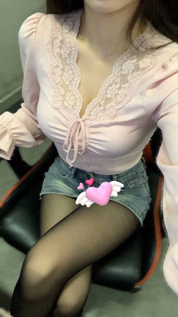今晚早点睡 tweet media