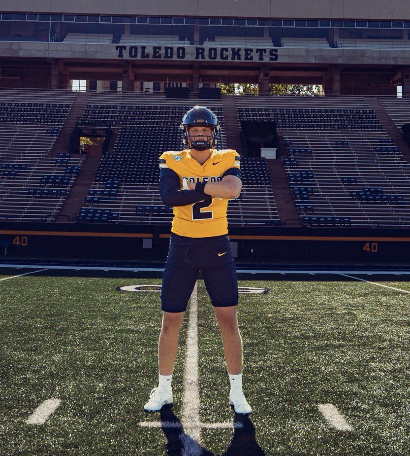 JakeSneed2027's tweet photo. I had an amazing official visit @ToledoFB I want to thank @coach_mjacobs and @KoryAllen along with the entire staff for the incredible hospitality that yall showed me and my family! #GlassCity27 #TeamToledo 🚀🚀🚀
@CoachReisert @BrianFolkerts @KyleOhradzansky @LoganM_CFB @TylerMillerCFB @KadePelton @JacobBonacci @Rockets_Recruit
