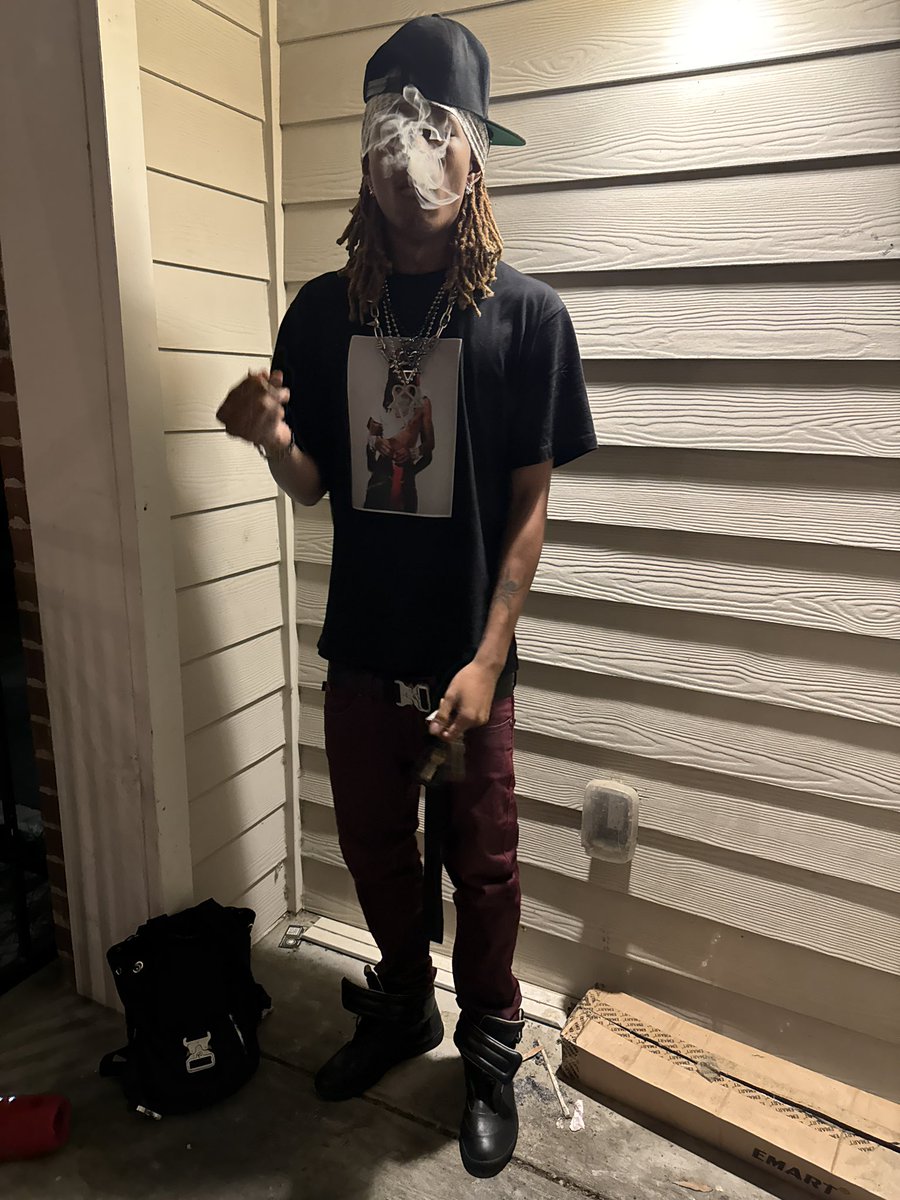 yves tweet media