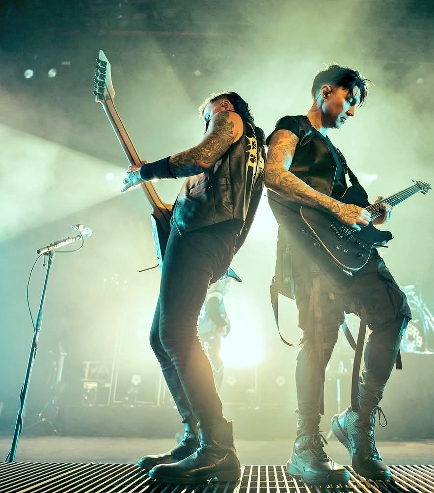 PAM_Ea271315's tweet photo. @therealjinxxbvb on instagram 
@andyblack
@JakePittsBVB
@LonnyEagleton
@christiancoma
@blackveilbrides 
@GhostWhoHaunts
VINDICATE TOUR 2026 https://t.co/I6n94WOUtM