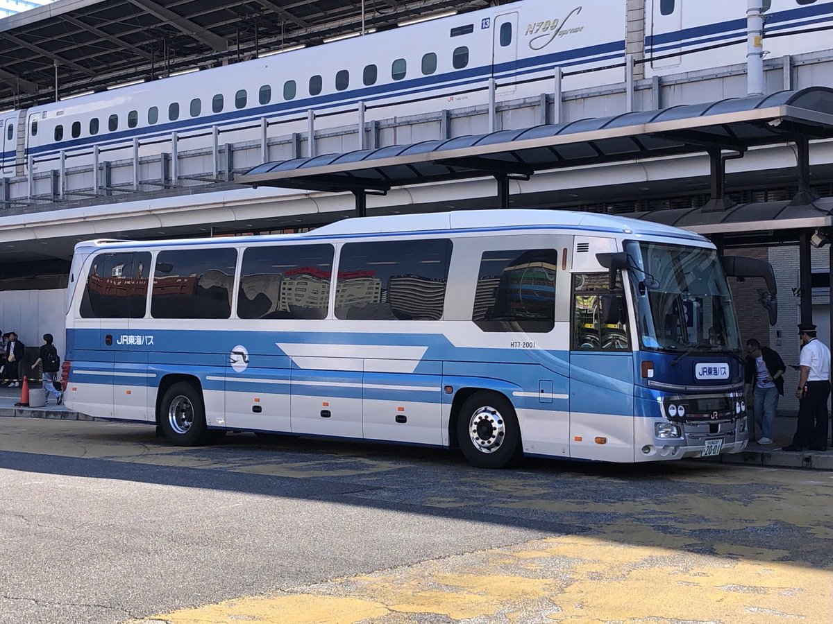 YfXn5dhsBhHg6sd's tweet photo. JR東海バス H77-2001 レトロバス
名古屋駅新幹線口 8:00発、新東名スーパーライナー 東京駅行き
#JR東海バス
#ハイウェイバス
#高速バス
#名古屋駅 https://t.co/3di9SoJBpT