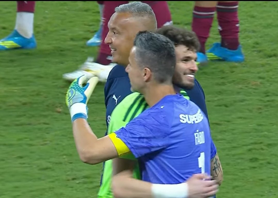 mclovindozeiro's tweet photo. O passado e o futuro do gol do Cruzeiro https://t.co/qz6inot2pX