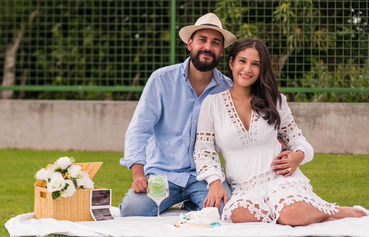 Byronpm25's tweet photo. Gracias a Dios por un día inolvidable en familia y por darnos esta alegría que no nos entra en el pecho, te esperamos con todo el amor del mundo y muchísima ilusión. Nuestro segundo bebé es un varón!!! 💙💙💙 https://t.co/ckotrsvgCg