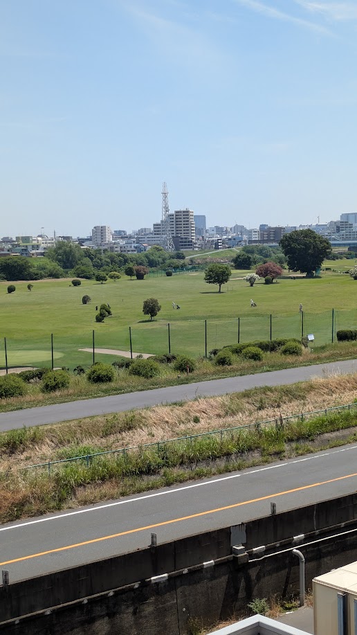 NanoFrontierInc's tweet photo. おはようございます😊
本日の川崎は🌞晴れ。空気感は完全に夏です。
とは言え、台風が近づいていることもあり、今週は明日辺りから下り坂。
いまのうちにお天道様をしっかり拝んでおかなきゃ！
皆様、本日も頑張って参りましょう💪
#企業公式相互フォロー
#企業公式が毎朝地元の天気を言い合う https://t.co/PReIlbWYRm