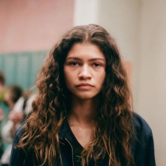poponze's tweet photo. Rue MORR* de overdose no episódio final da terceira temporada de “Euphoria”. https://t.co/niYZOKc5gs