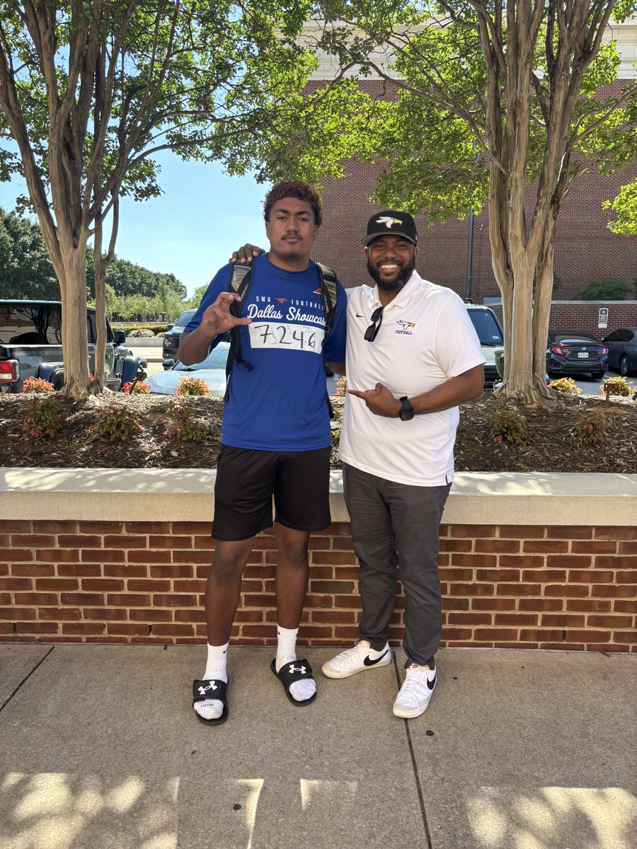 SimiFinau676's tweet photo. After a great talk with @Coach_Hutch68 and @JoshuaEargle I’m blessed to receive my first offer from @TAMUT_football forever blessed to receive this opportunity🙏🏽
@Coach_JWTucker @haltom_football @HHS_Recruiting https://t.co/waAfOc4Fi4