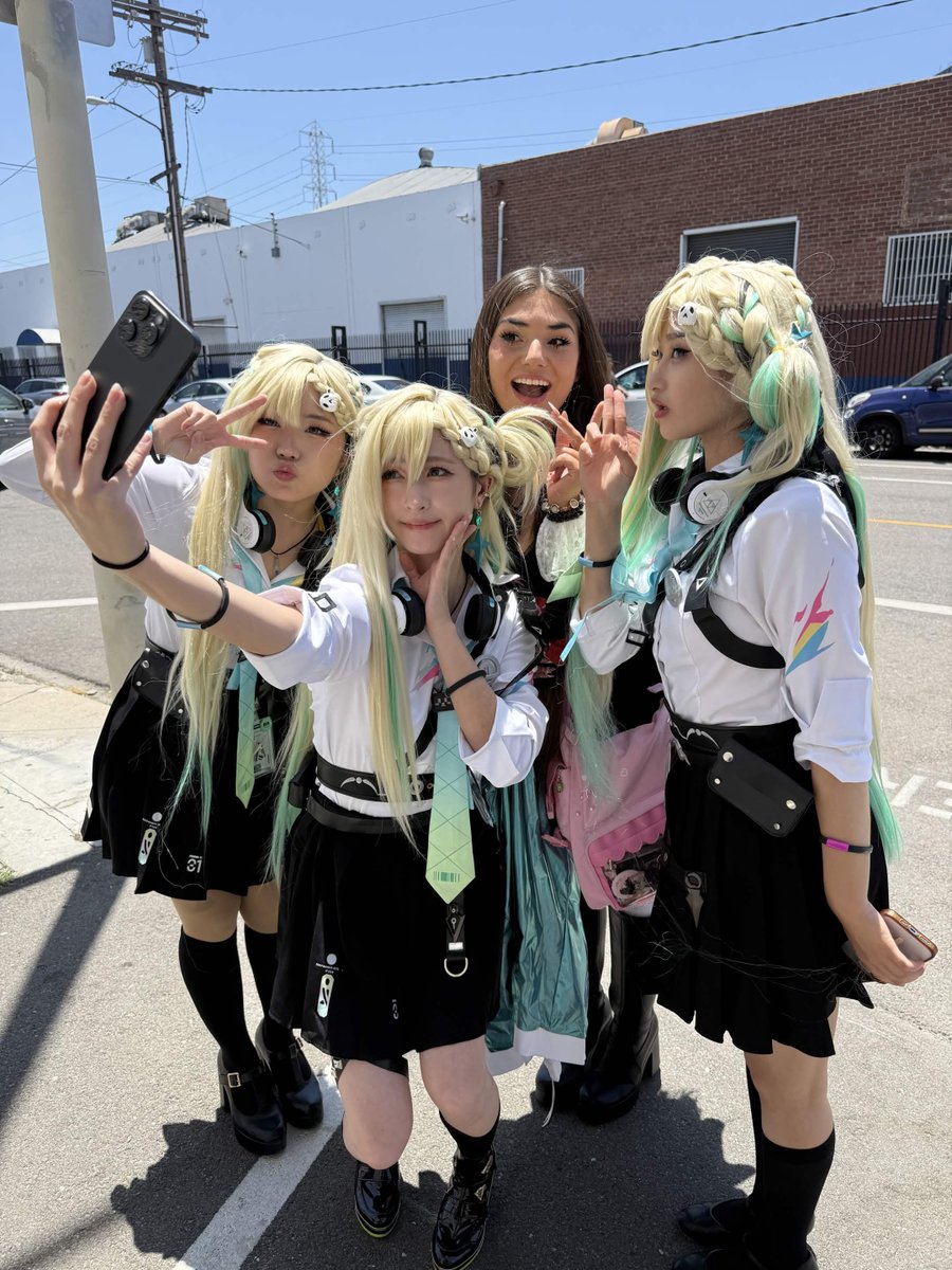 ArcaneMaidCafe's tweet photo. Our number 1 fans also happen to be our fellow coworker maids 💜 
#wutheringwaves https://t.co/6wPW6aqtC4