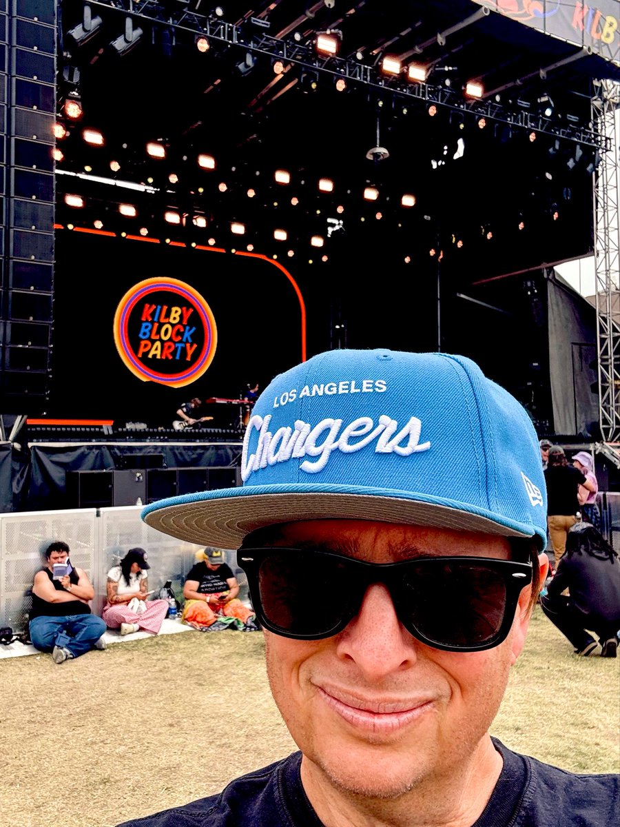 AaronAxelsen's tweet photo. Back on the Bay Area airwaves tonight with SOUNDCHECK! 📻📻📻

New music:

🔈 Violet Grohl
🔈 Turnstile
🔈 Quicksand 
🔈 Cigarettes After Sex
🔈Muse
🔈K.Flay
🔈Ecca Vandal
🔈 Rostam w/ Clairo

+ 10 new local bands you need to know!

8pm @live105fm @soundcheckspins @Audacy https://t.co/0JpQueoXyT