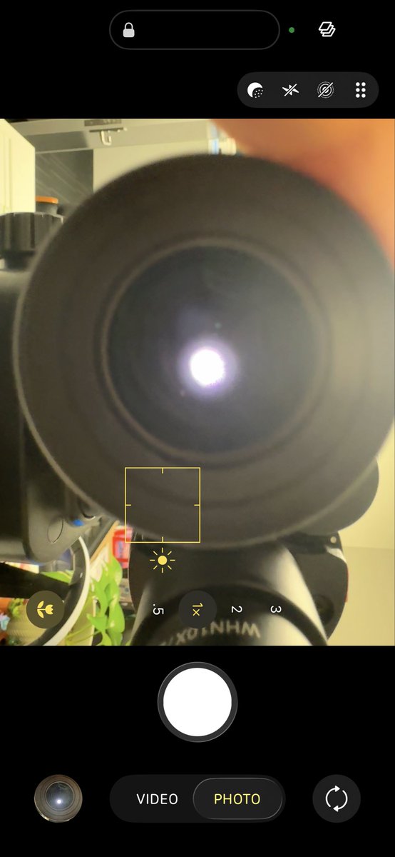 RMorrowPath's tweet photo. While I wait for IT to unlock my PC I thought I’d share how I take iPhone photos down my #pathology scope:
1. Tap the yellow flower (turns white with a line through it)
2. Follow the light to the histo and hold your finger on the histo (this will lock autofocus)
3. Zoom
4. Snap https://t.co/ATW4MMZXp5
