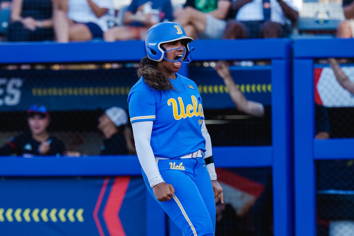 UCLASoftball's tweet photo. WE ARE HEADING TO EXTRAS DAMNIT! https://t.co/B5mWFqhYp3