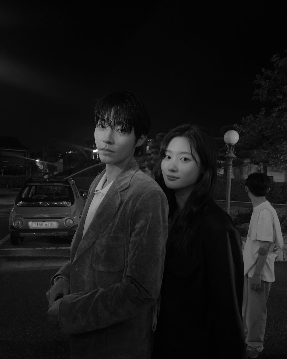 paulhyoseop's tweet photo. bahkan gue masih nyimpen foto mereka di galeri 🧎🏻‍♀️ https://t.co/oCSSB7e1Cp