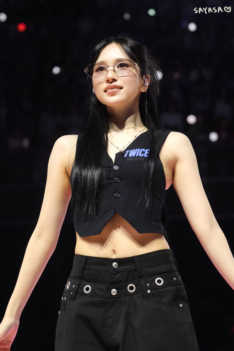 myouibaddie's tweet photo. dare i say an all timer mina encore look… https://t.co/pF7b1fwBU4