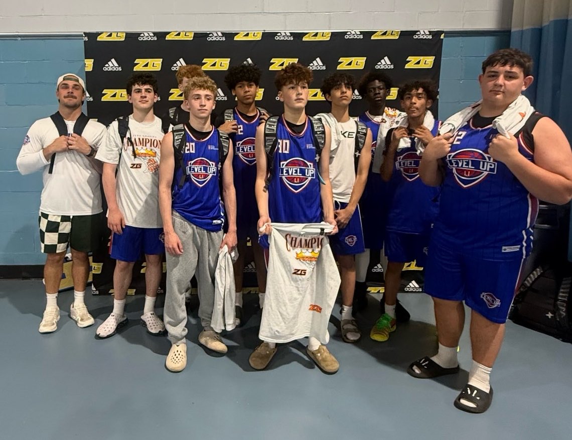 levelup_li's tweet photo. 3 of 3:

Zero Gravity - Clash of Champions  
🔵 8th Boys/14U Blue - Stark/Lambert
🔴 8th Boys/14U - Volkan/Longworth https://t.co/xmimEGyGMj