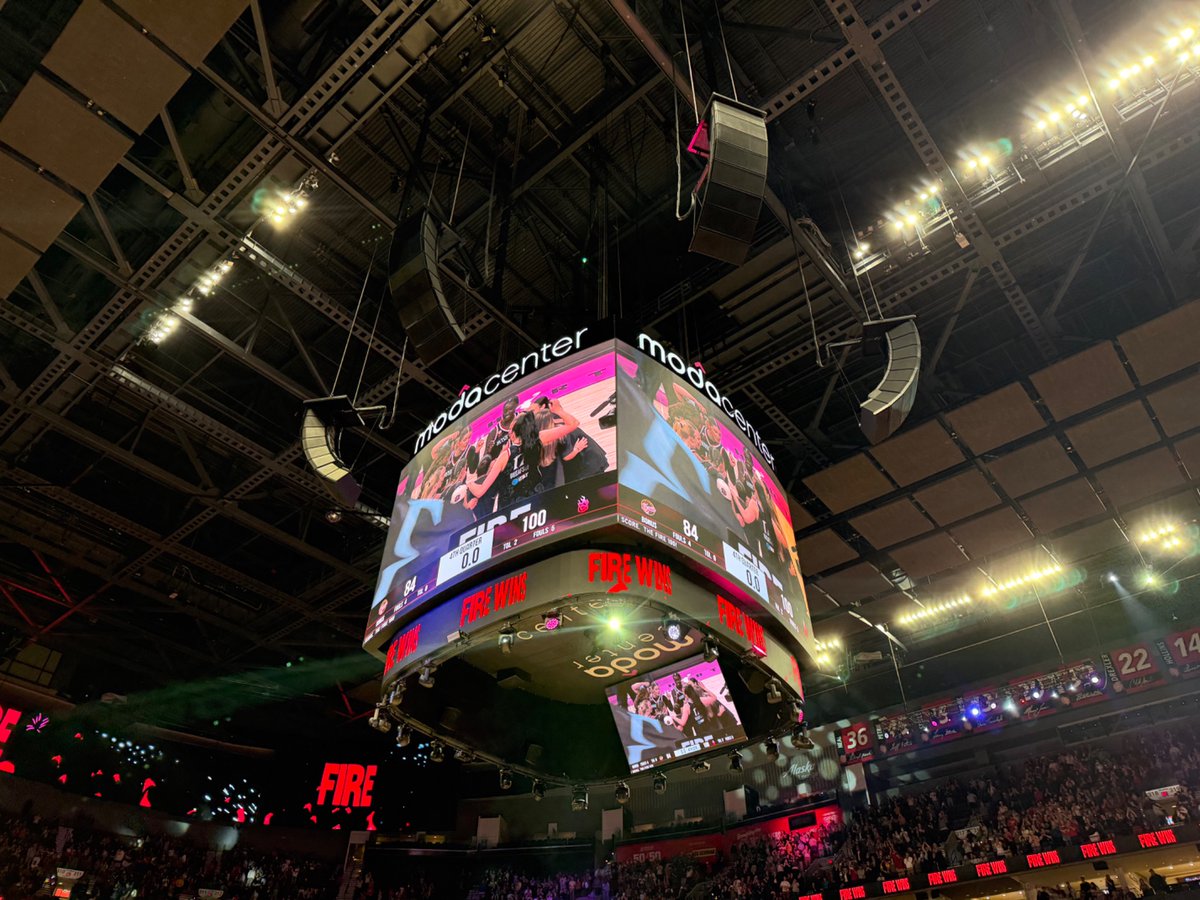 ChristineDrazan's tweet photo. Amazing to see @theportlandfire win big last night against Caitlin Clark and the Indiana Fever in front of a record sold out crowd. 

This team has had an inaugural season to remember and they’re creating an incredible new tradition for Portland. https://t.co/gM8ba4Onpm