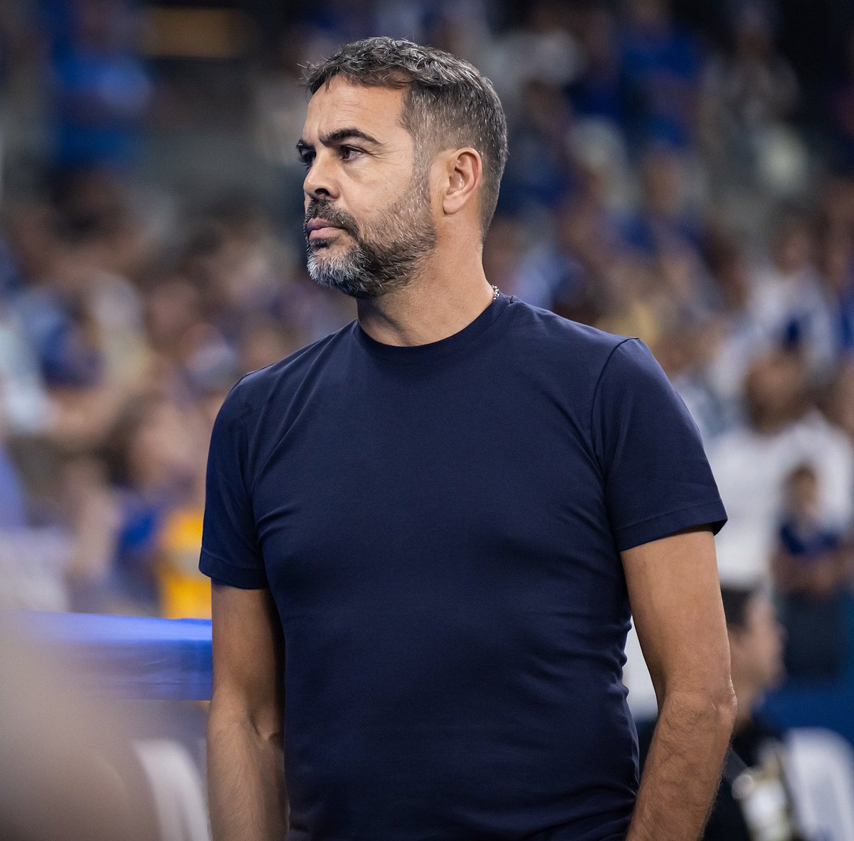 BlogRaposa's tweet photo. Artur Jorge no comando do Cruzeiro:

• 18 jogos
• 10 vitórias
• 5 empates
• 3 derrotas

- Classificação para as Oitavas da Libertadores e Copa do Brasil
- Subimos da 20° para a 11º posição no Brasileirão 

Qual sua avaliação sobre essa primeira metade da temporada? 🤔 https://t.co/oQgAFSppjn