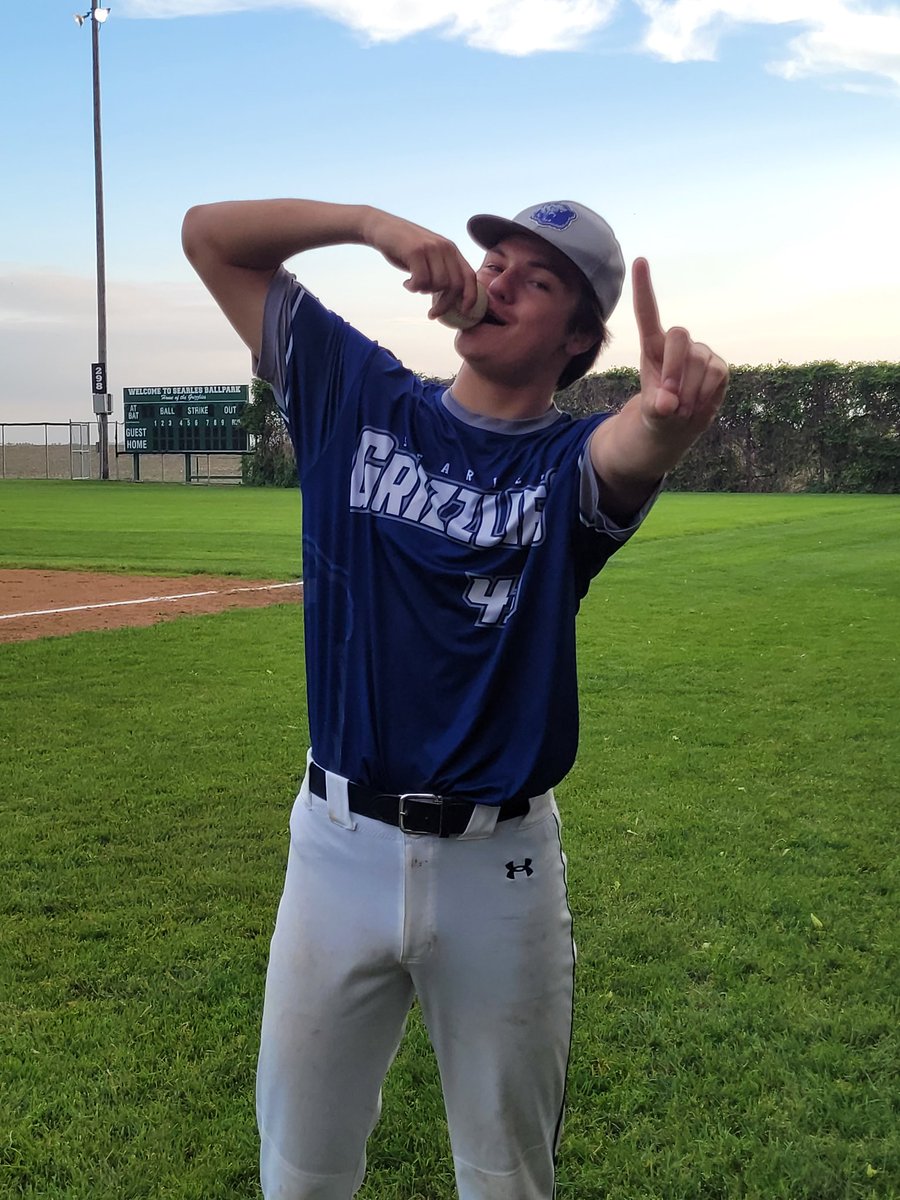 SearlesGrizz's tweet photo. Grizzlies win 9-3 over @Fx_Cardinals 
@Kaseykuck2 2-run 💣 
Doubles by: Schommer, Glaser, Vance
Geiger 2-4 RBI, R
@NDewanz started n went 5
Schommer 4IP 6K 1H
Achman w/1st Grizz hit and 1st Grizz RBI
We travel to @StarkLonghorns on Wednesday night for a 7:30 tilt. 
#MikesDrizzle https://t.co/6JqrfRfGb6