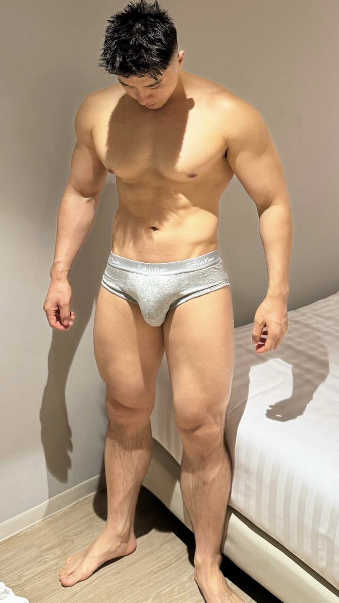 BottomKing66's tweet photo. QQ: 1042979357
🈶喜欢聊剧情和反差的么？本人0s，喜欢人夫熟男，或者1m，聊战败俘虏，聊剧情控制
.
.
.
#1m #1M #0s #0S #熟男 #爷们 #制服 #肌肉 #top #bottom https://t.co/1QGVzZuOI1