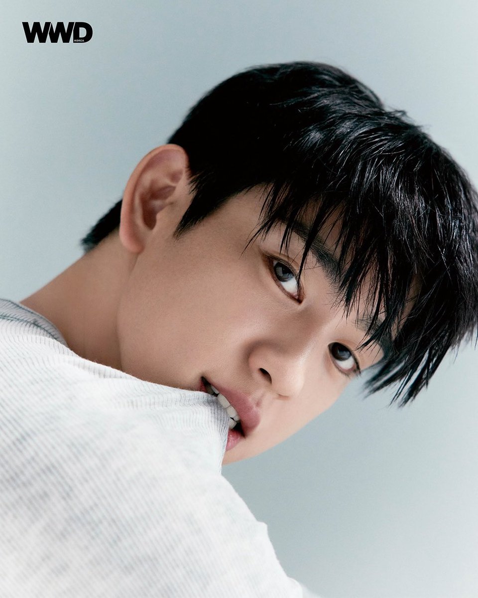 Kpopmap's tweet photo. ⚡️WWD KOREA 

#박진영 #진영 #ParkJinYoung #Jinyoung https://t.co/pQdlUwgCQM