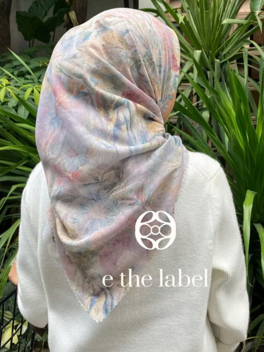 kittyoncanvas's tweet photo. Rekomendasi printed hijab yang motifnya cantik-cantik 🌸💖 https://t.co/lKJzPXVAfP