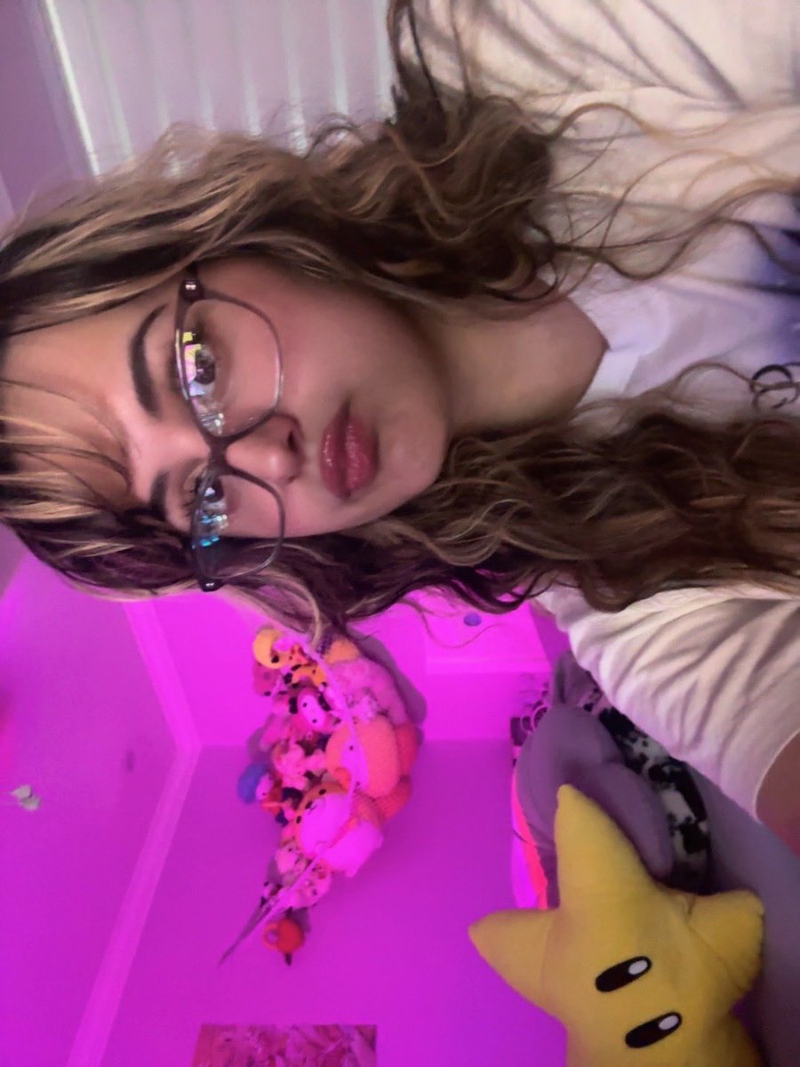 fioretteee's tweet photo. losergirlmaxxing https://t.co/EJgkiKGj4q