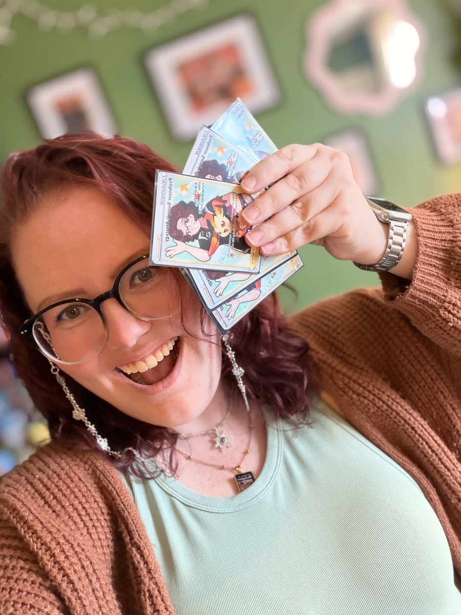 Brain_Frog_'s tweet photo. 54 cards cut, 18 holo-ed and all sleeved! 

We got trainers 💕🎉 Catch me at league or NAIC to get one! https://t.co/RGe4g0VqXM