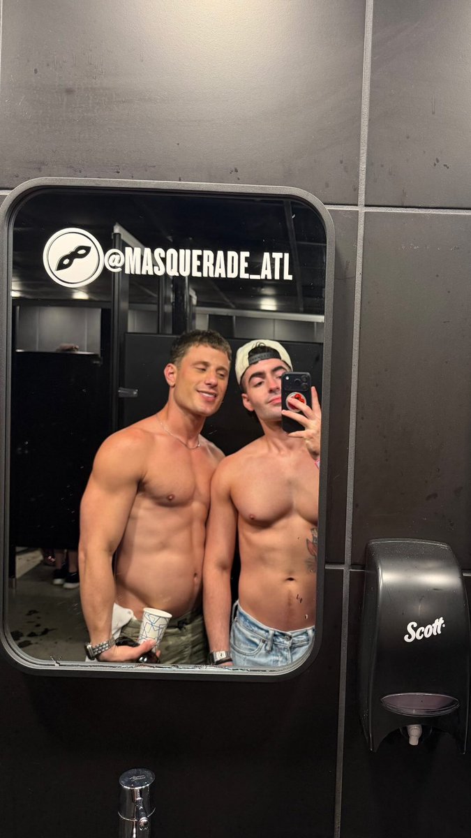 himbot_'s tweet photo. 😈 https://t.co/sVv5qtEkan