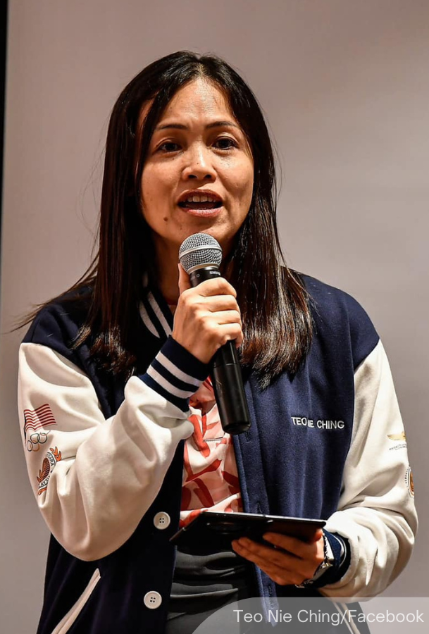 NewsBFM's tweet photo. Johor DAP chairperson Teo Nie Ching revealed that the party had planned to move Skudai assemblyperson Marina Ibrahim to another urban state seat in the next Johor election.

This follows Marina's announcement yesterday that she would step away from politics after serving one term.

🧵1