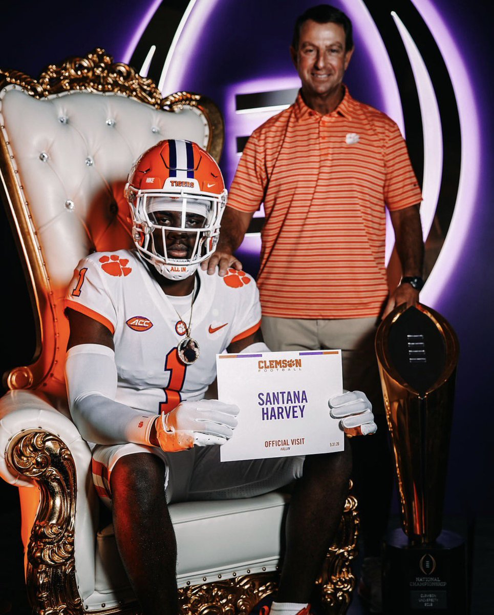 santanaharvey_0's tweet photo. Blessed Go Tigers !!! https://t.co/bVdbS5QXSB