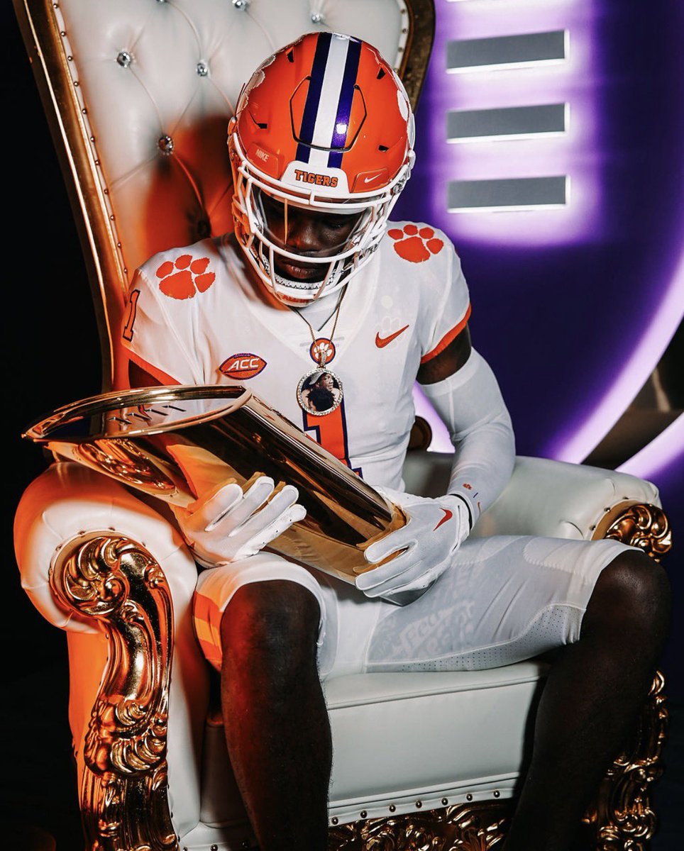 santanaharvey_0's tweet photo. Blessed Go Tigers !!! https://t.co/bVdbS5QXSB
