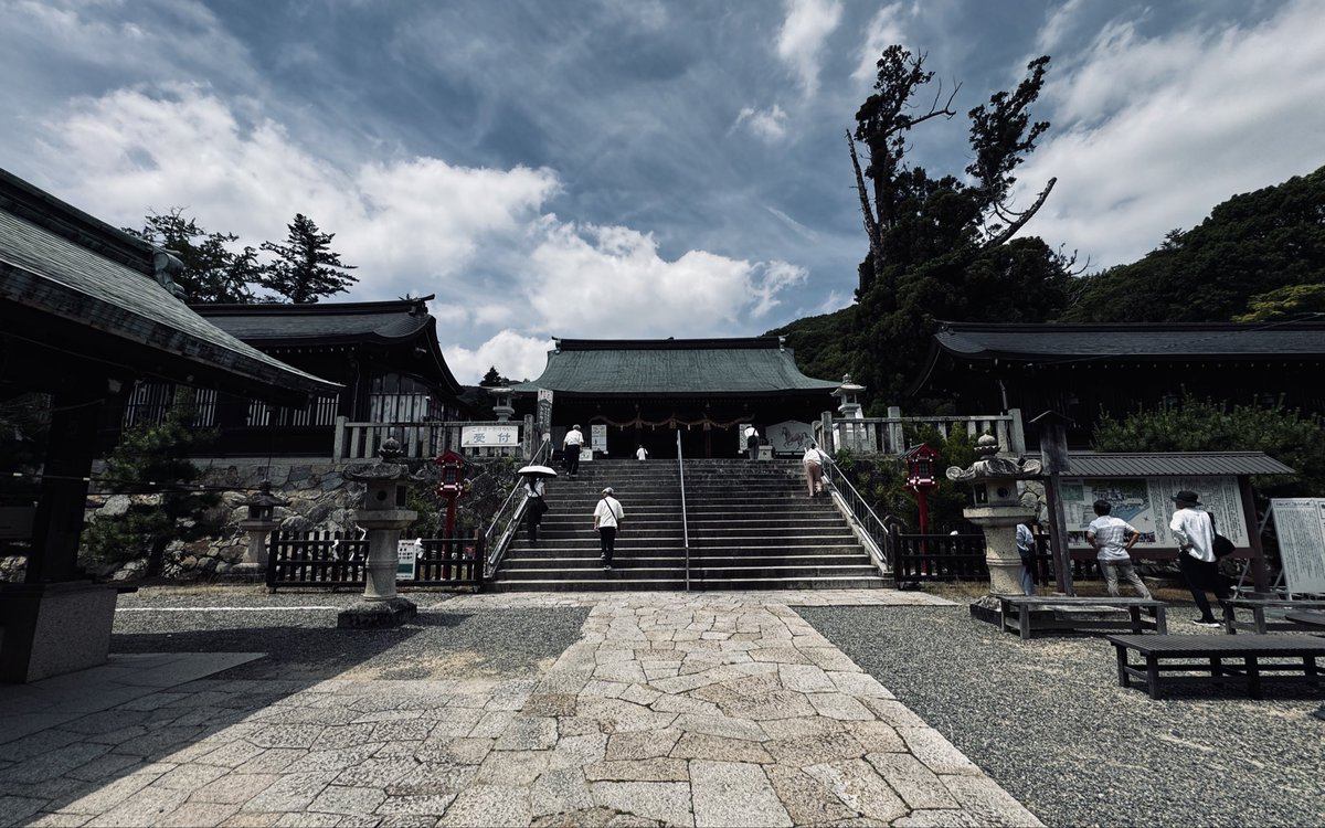 zerosta00's tweet photo. 6月到来！
スタートは毎月恒例の吉備津彦神社から。

3年目のスタートである6月は、初心に帰って皆様に知っていただくことから始めます！毎日ただただコツコツと。

今月も株式会社zerostaをよろしくお願いいたします！ https://t.co/j4BI5rIMBx