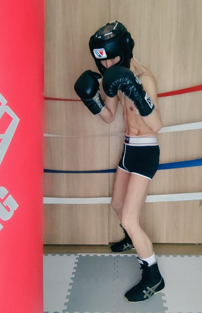 BoxNanao's tweet photo. ボックスでボクシング🥊😍🥊 https://t.co/TqfZhBTywb