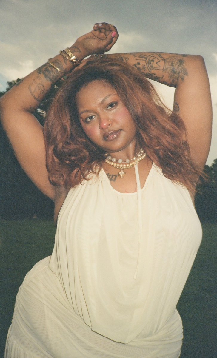 bbw tweet media