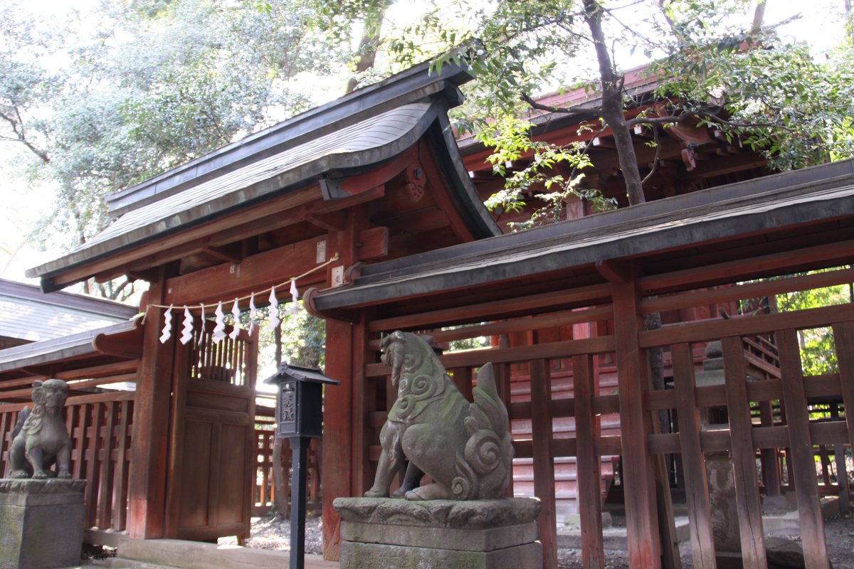 ookunitama_'s tweet photo. 本日は大國魂神社の末社、将軍徳川家康公を祀る東照宮の例祭日です。
家康公は大國魂神社ともゆかりが深く、亡くなった後も霊輿（れいよ）を日光に遷す際、府中に一泊し、神官が祭祀を行ったと言われています
#府中 #神社 #大國魂神社 #東照宮 #徳川家康 https://t.co/yUWhixF0WE