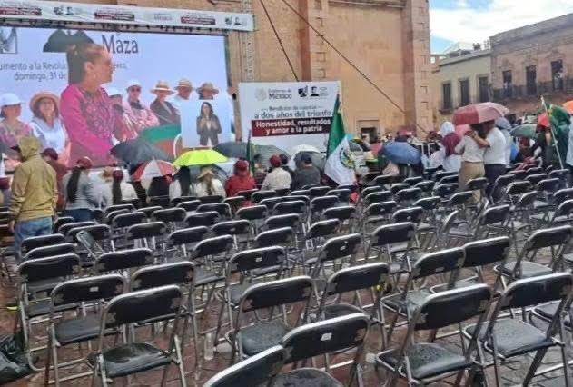IvanRamos_M's tweet photo. @RocioP1970 @PartidoMorenaMx @AstroLogica__ Exactamente, por eso cuando empezó a llover aquí en Zacatecas todos se fueron. Si hubieran estado ahí por convicción y no por acarreo se hubieran quedado a pesar de la lluvia, pero no fue así. https://t.co/ZwApHkwTLU