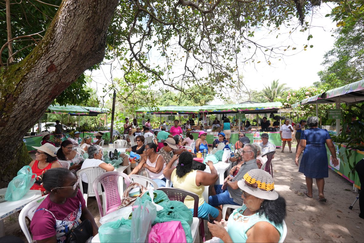 prefpaco's tweet photo. 🌱 O Raízes do Vassoural celebrou a força da agricultura familiar, do artesanato, da gastronomia e da cultura luminense. Um encontro que valorizou os produtores locais, fortaleceu a economia e aproximou a comunidade de quem faz o desenvolvimento acontecer. https://t.co/Gtif0iN3LI