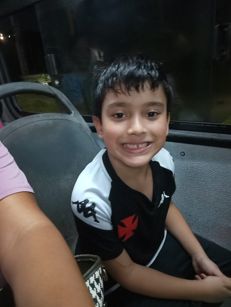 ThomazAbdalla's tweet photo. PARABÉNS pro meu Afilhado Thomas Davi 🎉  

*Para Thomas Davi Bezerra Cabral Marques, 8 anos de luz*

Oito anos de sorrisos e travessura,  
De carinho grande e doce aventura.  
Dindinho te abraça hoje com emoção:  
Feliz aniversário, meu campeão!

Thomaz Abdalla ⚘️ https://t.co/13IPL1x6bI