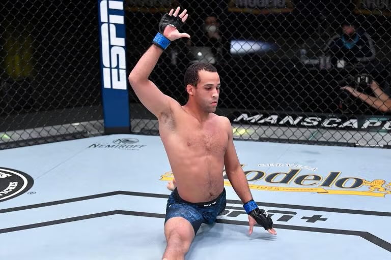 MikesMMAPicks's tweet photo. Jordan Leavitt vs Joanderson Brito is such an odd stylistic matchup. I’m looking forward to watching this one unfold. #UFCVegas118 https://t.co/ml9dxdGblX