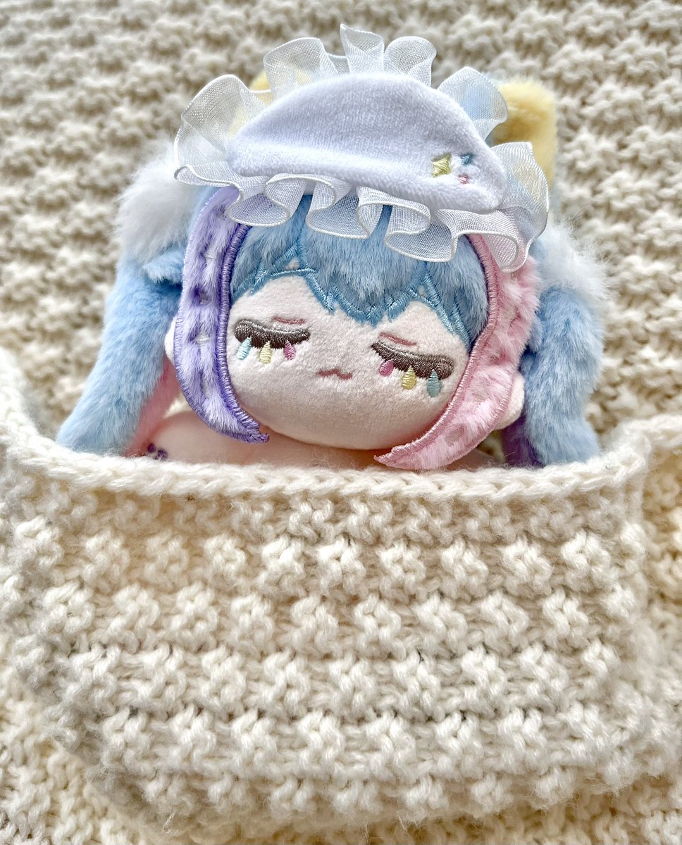 ui_nuinui's tweet photo. ぺんにょん様(@ neko_kumapanda )よりニャンディちゃんをお迎えさせていただきました！ふわふわでとってもとっても可愛いです...!😭💕これからニャンディちゃんに似合うお洋服を見繕ってたくさん着せてあげようと思います
本当にありがとうございます！ https://t.co/NBAESGHokN