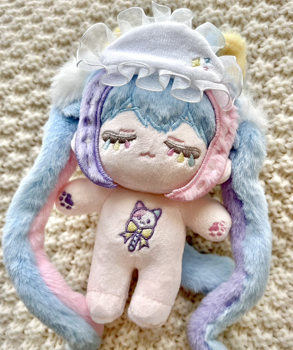 ui_nuinui's tweet photo. ぺんにょん様(@ neko_kumapanda )よりニャンディちゃんをお迎えさせていただきました！ふわふわでとってもとっても可愛いです...!😭💕これからニャンディちゃんに似合うお洋服を見繕ってたくさん着せてあげようと思います
本当にありがとうございます！ https://t.co/NBAESGHokN
