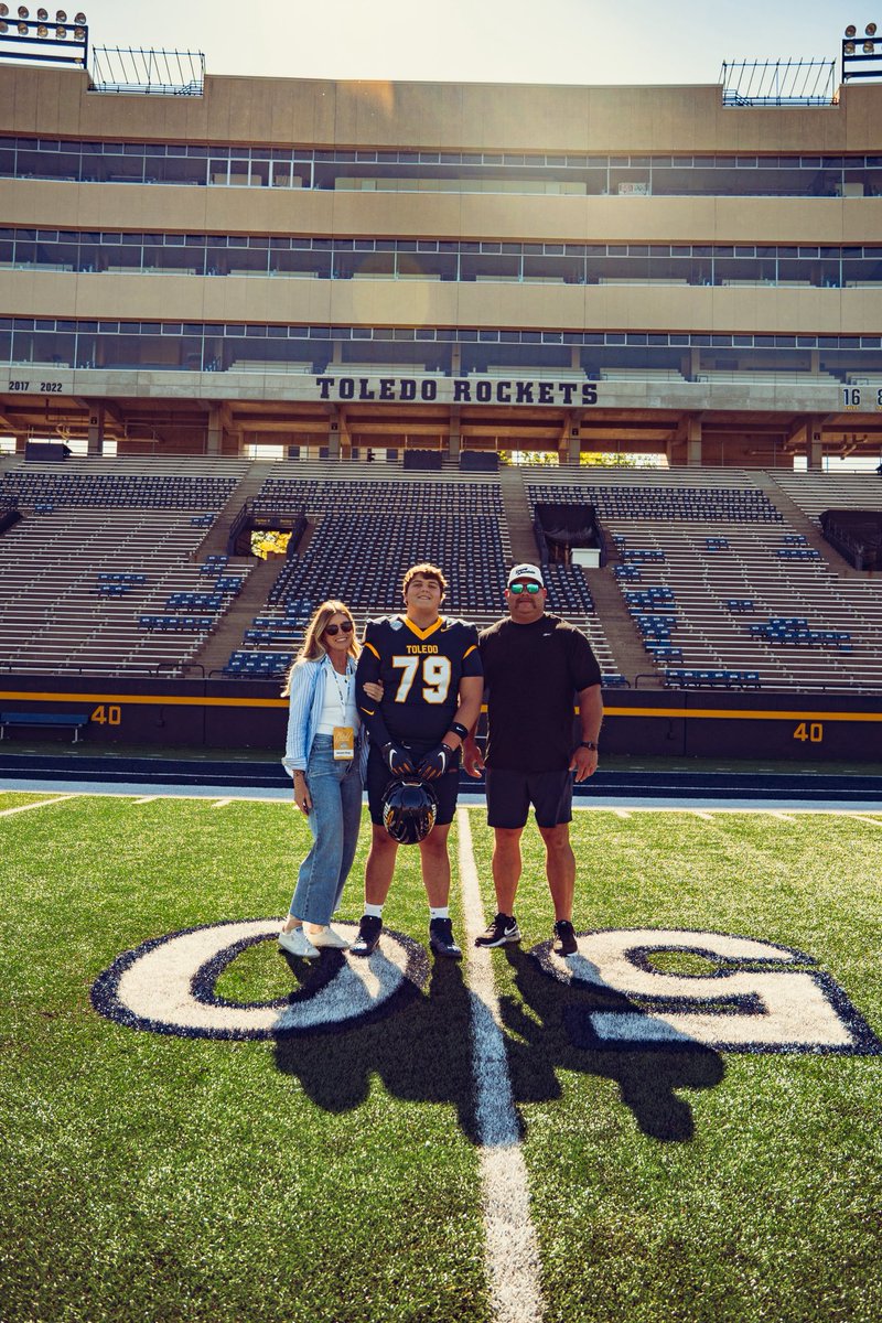 BarrettBray7979's tweet photo. Great weekend in Toledo this weekend!!! @coach_mjacobs is building something special. Whole staff was great and made my family and myself feel right at home . 

@BrianFolkerts @CoachReisert @Marchen44 @TFloss32 @SWiltfong_  @Jason_Howell @dctf @On3 @247Sports @Rivals @gabrieldbrooks  @StephConn5 @adamgorney @TheUCReport @samspiegs @MikeRoach247 @GPowersScout @CraigHaubert @TomLoy247 @swaggarly @BenjaminGolan @EJHollandOn3 @64AMDG @CoachBeck_PTF @Meech_Dream14