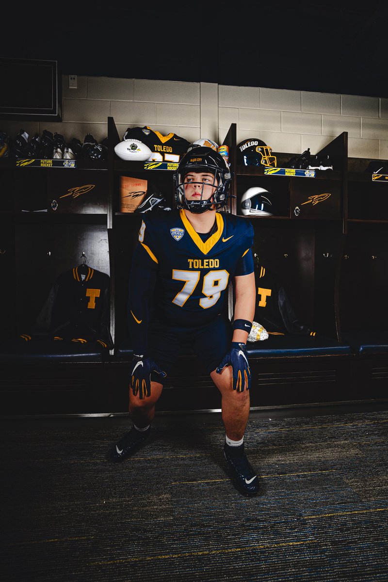 BarrettBray7979's tweet photo. Great weekend in Toledo this weekend!!! @coach_mjacobs is building something special. Whole staff was great and made my family and myself feel right at home . 

@BrianFolkerts @CoachReisert @Marchen44 @TFloss32 @SWiltfong_  @Jason_Howell @dctf @On3 @247Sports @Rivals @gabrieldbrooks  @StephConn5 @adamgorney @TheUCReport @samspiegs @MikeRoach247 @GPowersScout @CraigHaubert @TomLoy247 @swaggarly @BenjaminGolan @EJHollandOn3 @64AMDG @CoachBeck_PTF @Meech_Dream14