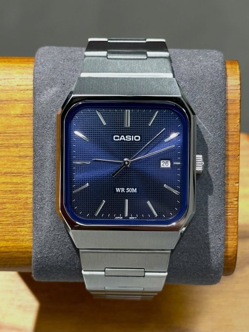 MensFashionGeek's tweet photo. Casio proves that ingenious design trumps a fanciful price. https://t.co/mOFsSutagM
