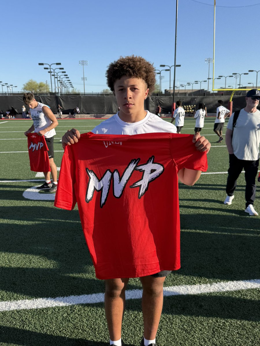 DeAndre_Mikell's tweet photo. Blessed to earn the LB MVP for the class of ‘27 at the UNLV mega camp today!
@IdahoRecruitHub @BrandonHuffman @QMikell27 @gorockyfootball https://t.co/gbdwDhikhU