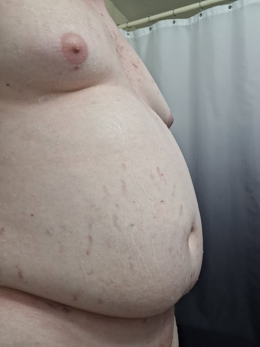InstinctTamed's tweet photo. Freshly shaven and showered #chub #gainer #bhm #feedee #feedism https://t.co/FW9aIDRR6n