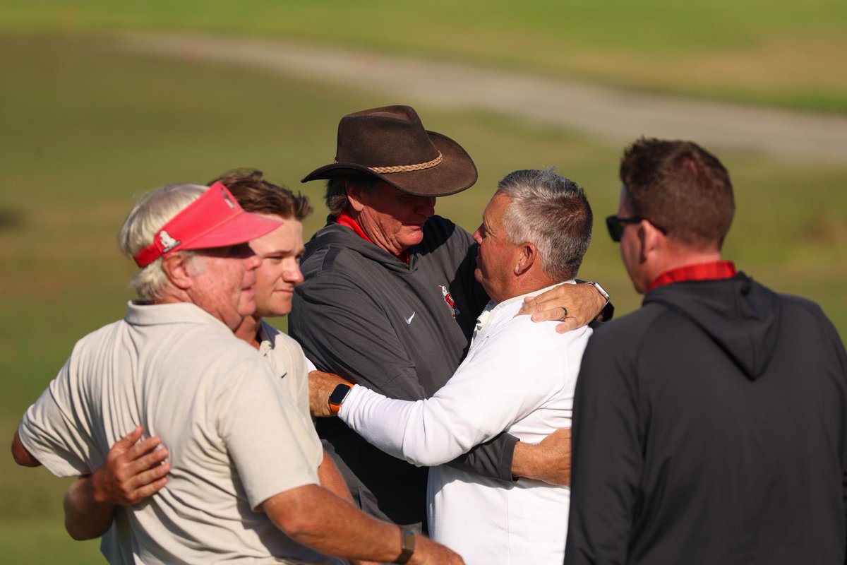 GatorsGolf's tweet photo. A salute to a legend. 

Honored to have shared the final round with you, Haack. 🤝 https://t.co/TESEJkaD31