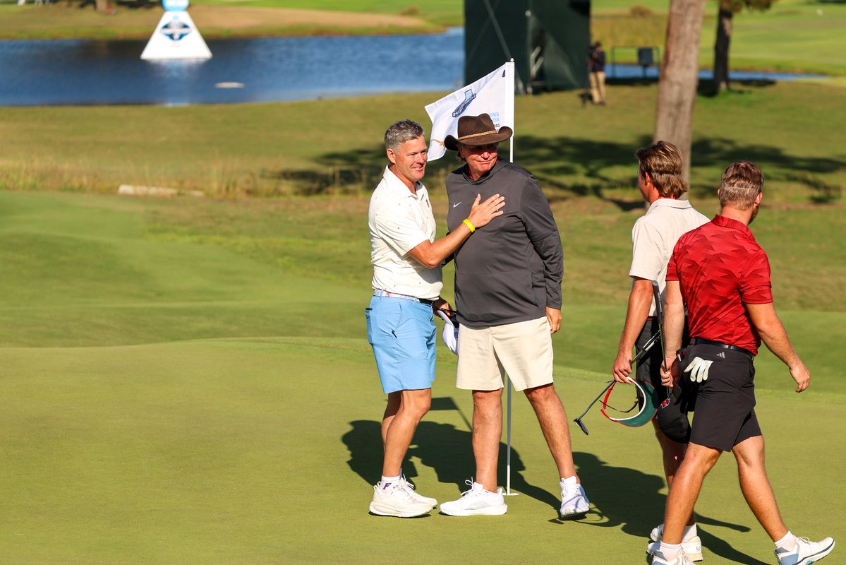 GatorsGolf's tweet photo. A salute to a legend. 

Honored to have shared the final round with you, Haack. 🤝 https://t.co/TESEJkaD31