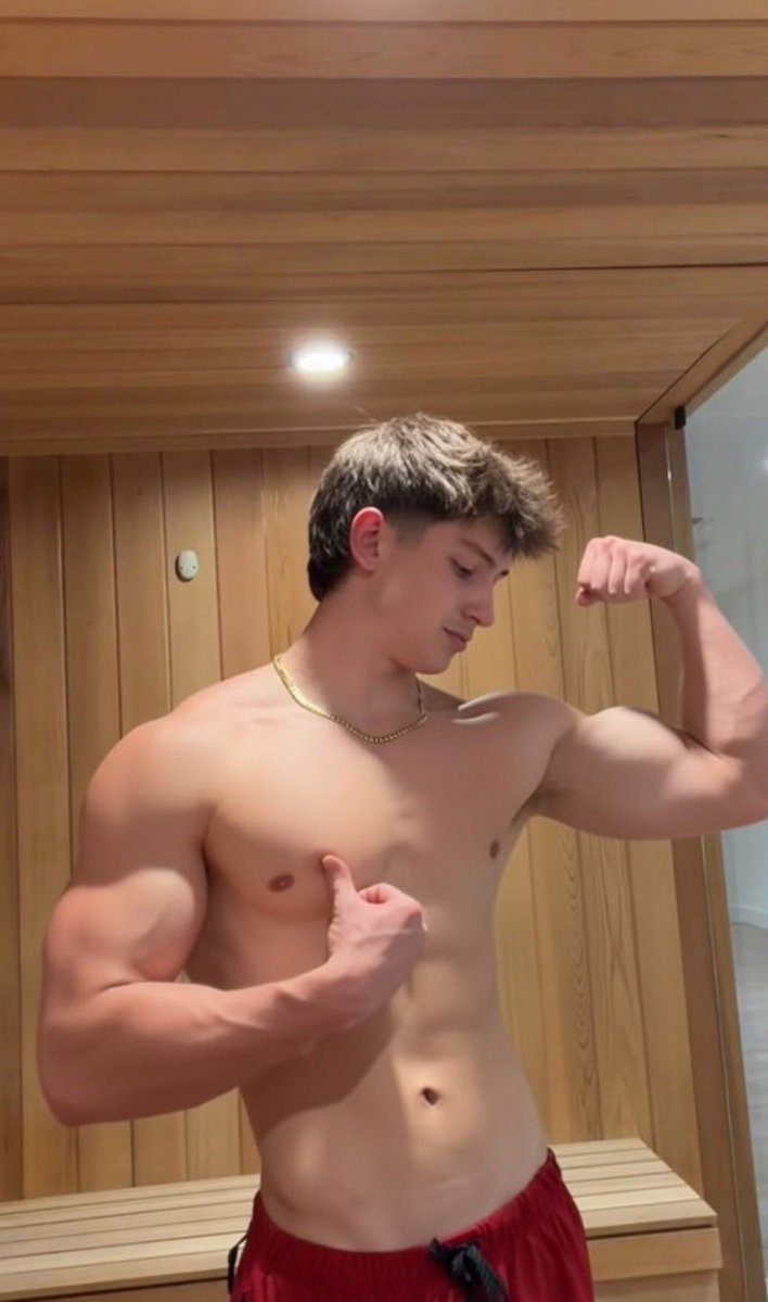 AlphaLexx3's tweet photo. Weak for my muscles 😵‍💫
#alpha #cashmaster https://t.co/ng3y9Zb9uq