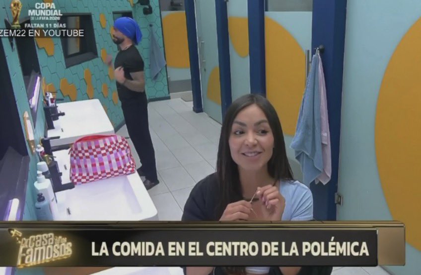 hareshrivera's tweet photo. Ahora si te largas enana culera jajaja #LCDLF6 https://t.co/cc96R9O6ym