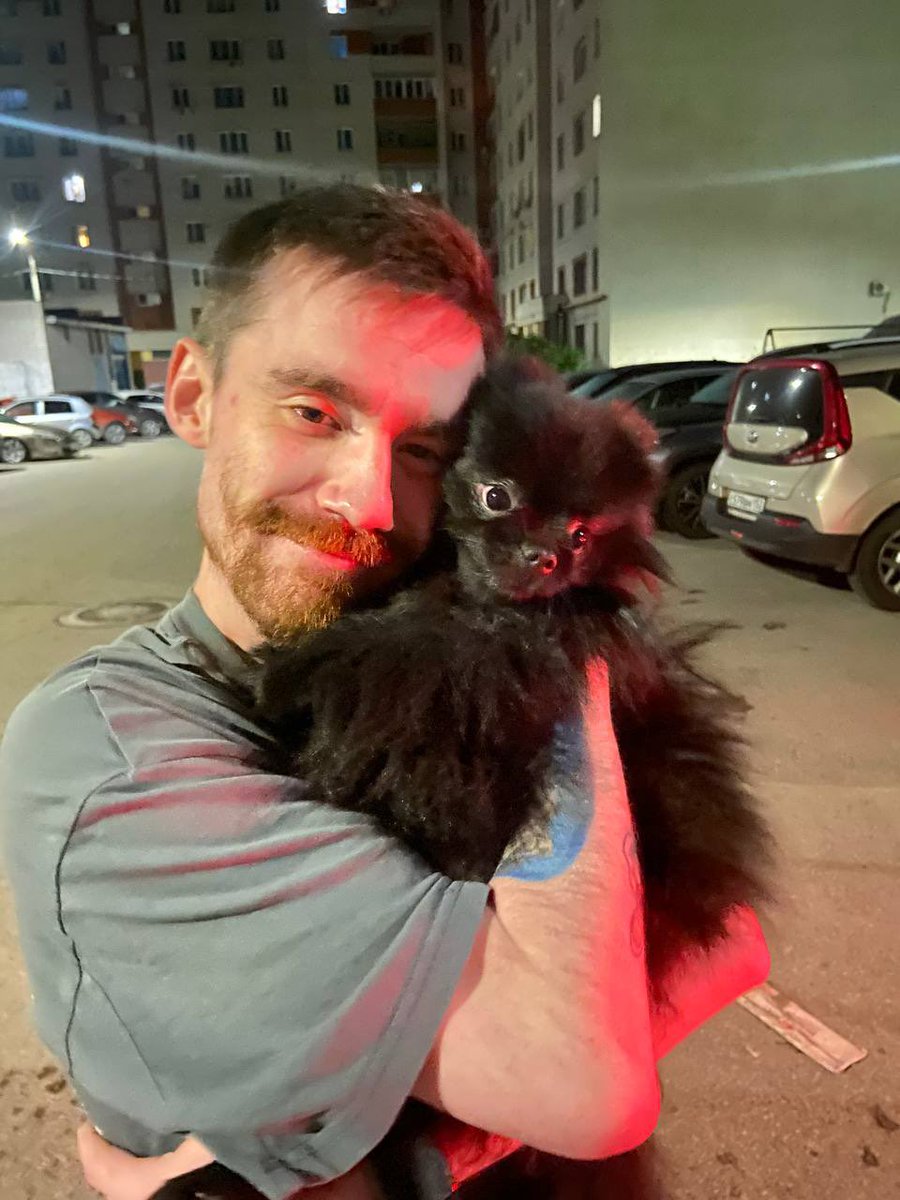 vdnystdn's tweet photo. А меня хлебом не корми дай только себеков да котов потискать 
А на фотках я пьяный и накуренный и счастливый https://t.co/wEI6SfhJI6